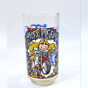 Vintage 1981 Miss Piggy The Great Muppet Caper Collectable Drinking Glass  16 OZ